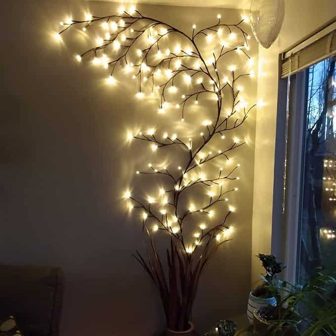 Lighted Willow Vine